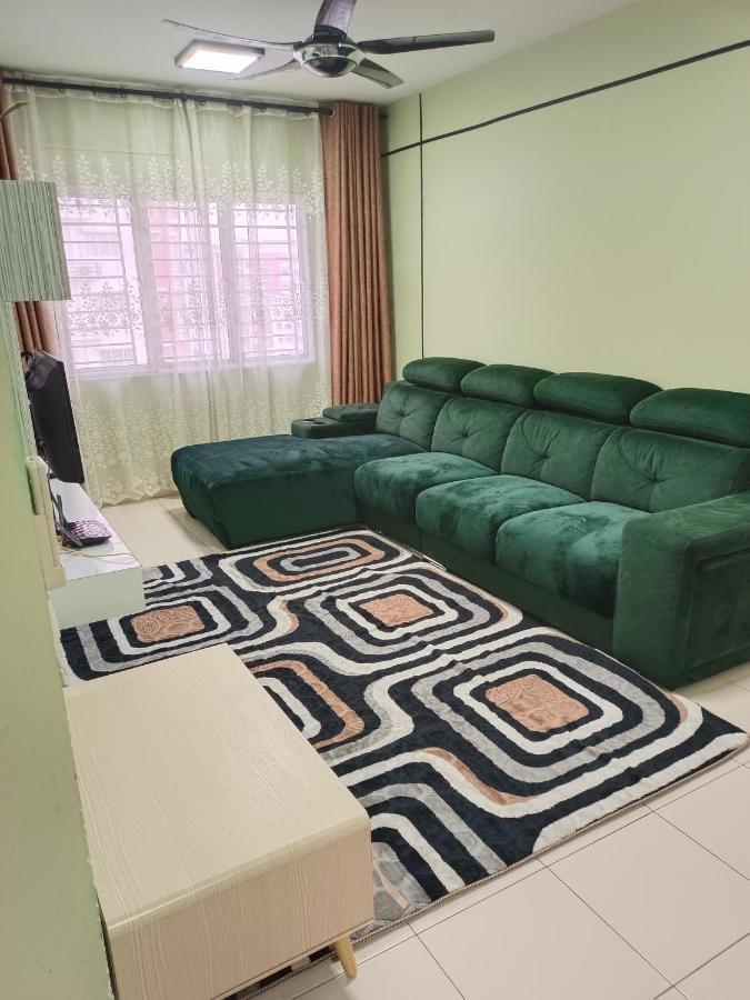 Nena Homestay Setia Alam, Air Conditioned, High Speed Internet Shah Alam Exterior photo