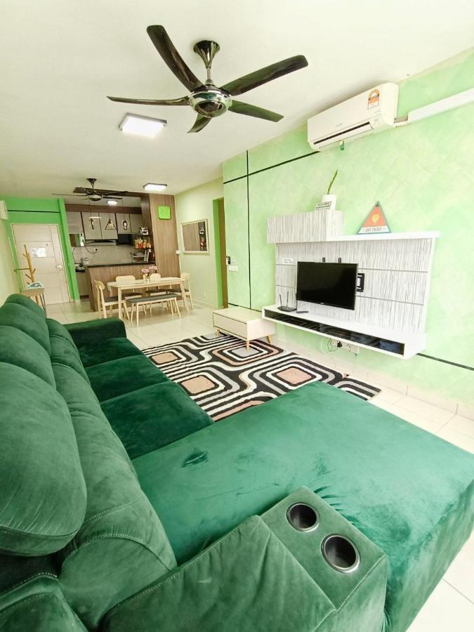 Nena Homestay Setia Alam, Air Conditioned, High Speed Internet Shah Alam Exterior photo