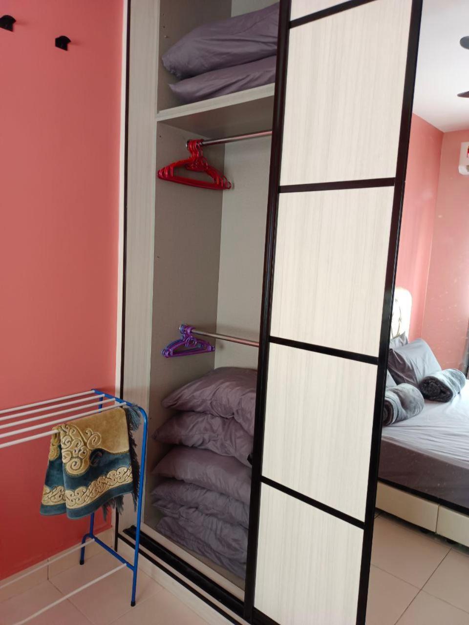 Nena Homestay Setia Alam, Air Conditioned, High Speed Internet Shah Alam Exterior photo